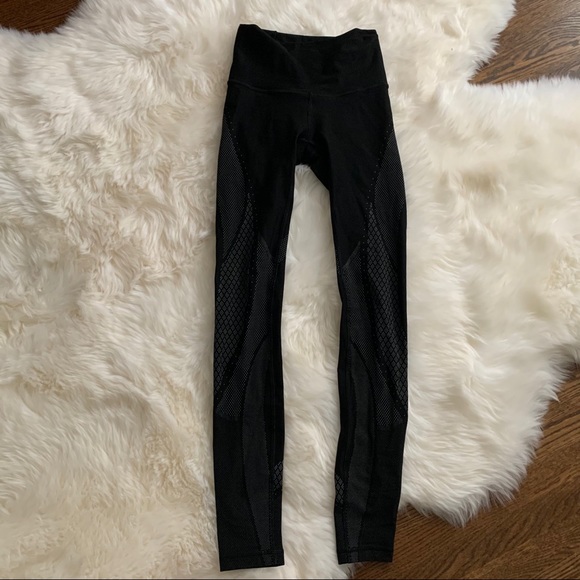 Lululemon mapped out tight - Picture 3 of 4